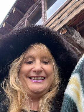 Meet your Posher, Marianne